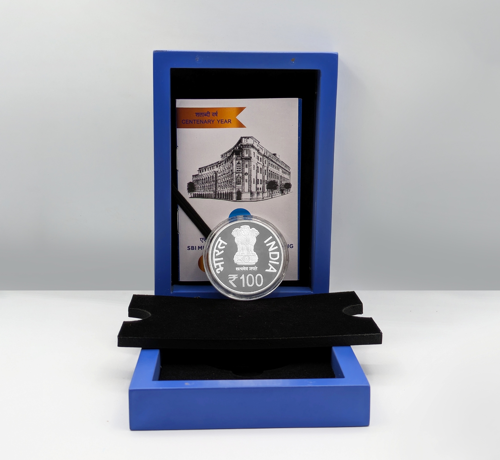 Centenary Year SBI Mumbai Main Branch Building (Denomination of `100) Proof - Wooden Packing - FGCO001704